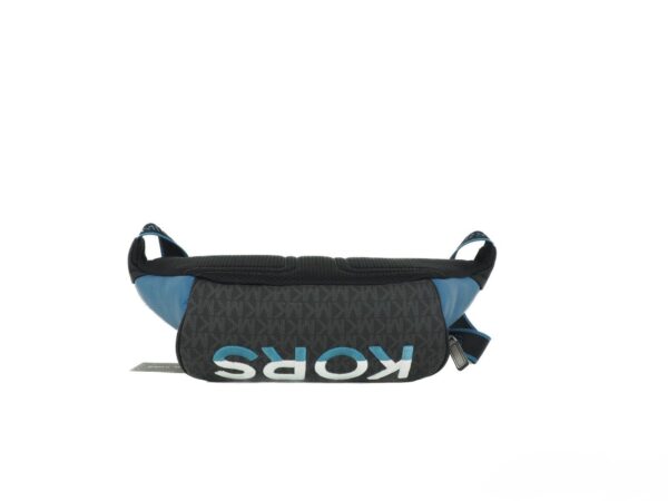 Sac à bandoulière KORS avec détails bleu.