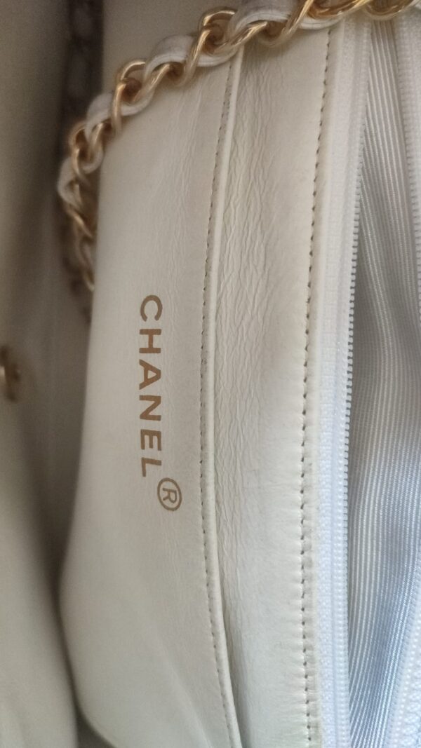 Chanel White Medium Classic DIANA Shoulder Bag Gold Plated Purse – Image 6