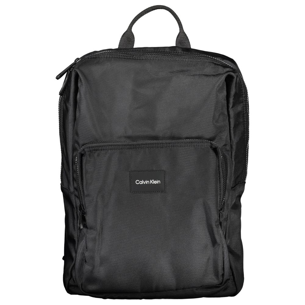 Sac à dos noir de marque Calvin Klein.