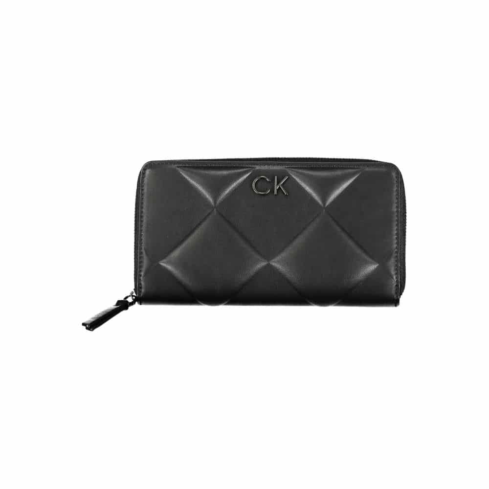 Portefeuille en cuir noir avec motif matelassé.