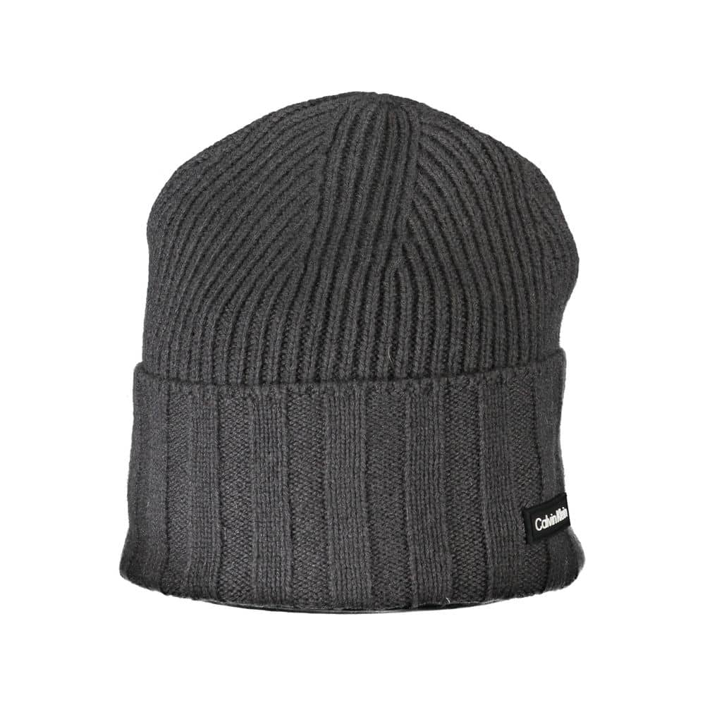 Bonnet en tricot gris foncé