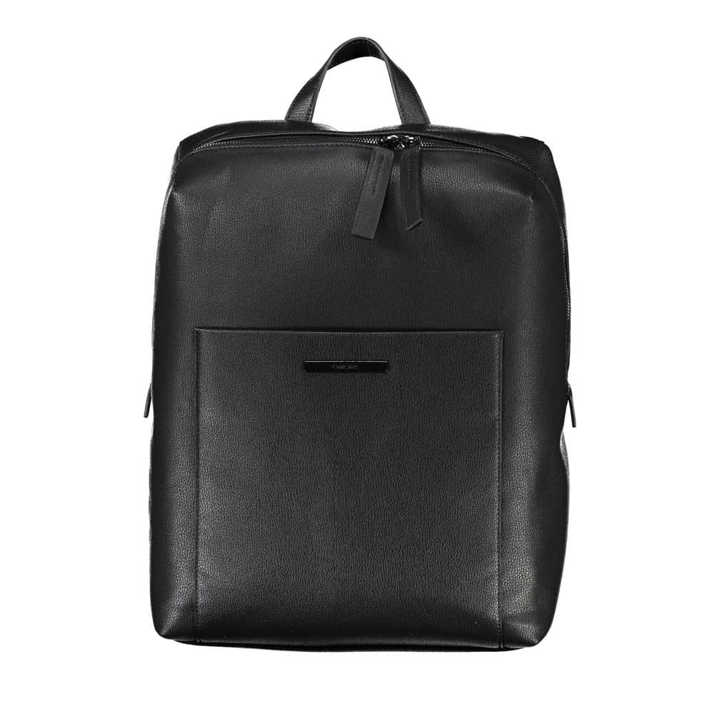 Sac à dos en cuir noir avec poche avant.
