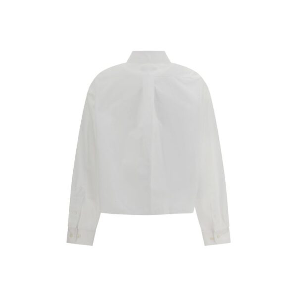 Chemise blanche vue de dos.